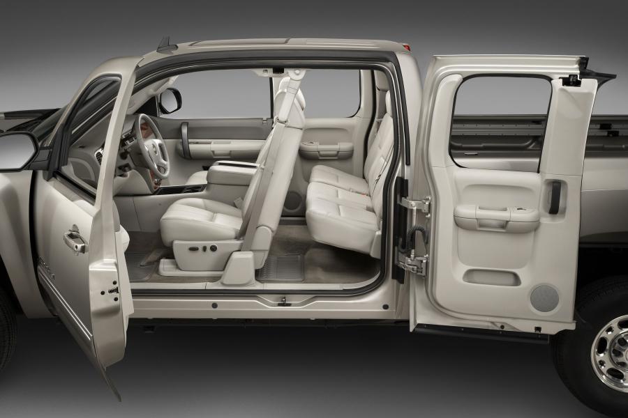  Chevrolet Silverado Heavy Duty Extended Cab 2007 года  (фото 3 из 54)